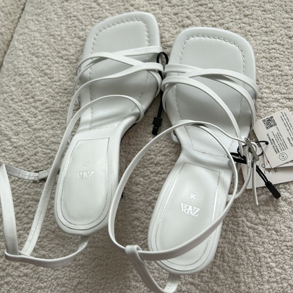 Strappy leather sandals - Picture 2 of 3